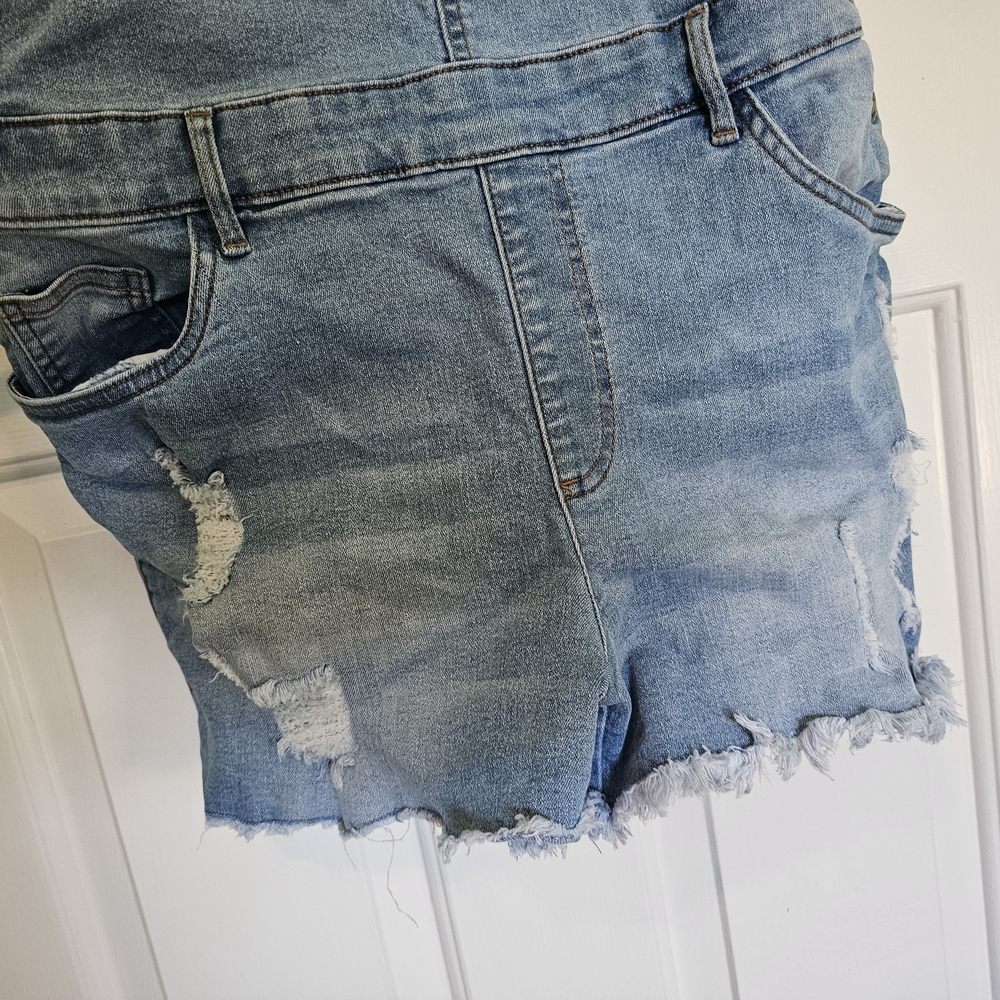 VENUS Light Blue Denim Overall Shorts Distressed Design Women's Sz 12 - Picture 4 of 10